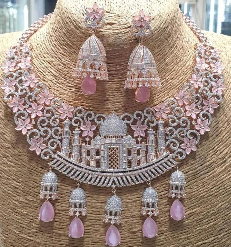 Taj Diamond Necklace Set